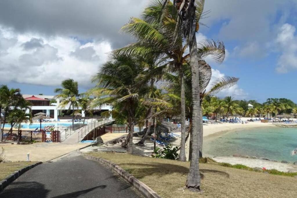 Superbe Studio Superieur Neuf Avec Balcon Saint-Francois (Grande-Terre) Luaran gambar