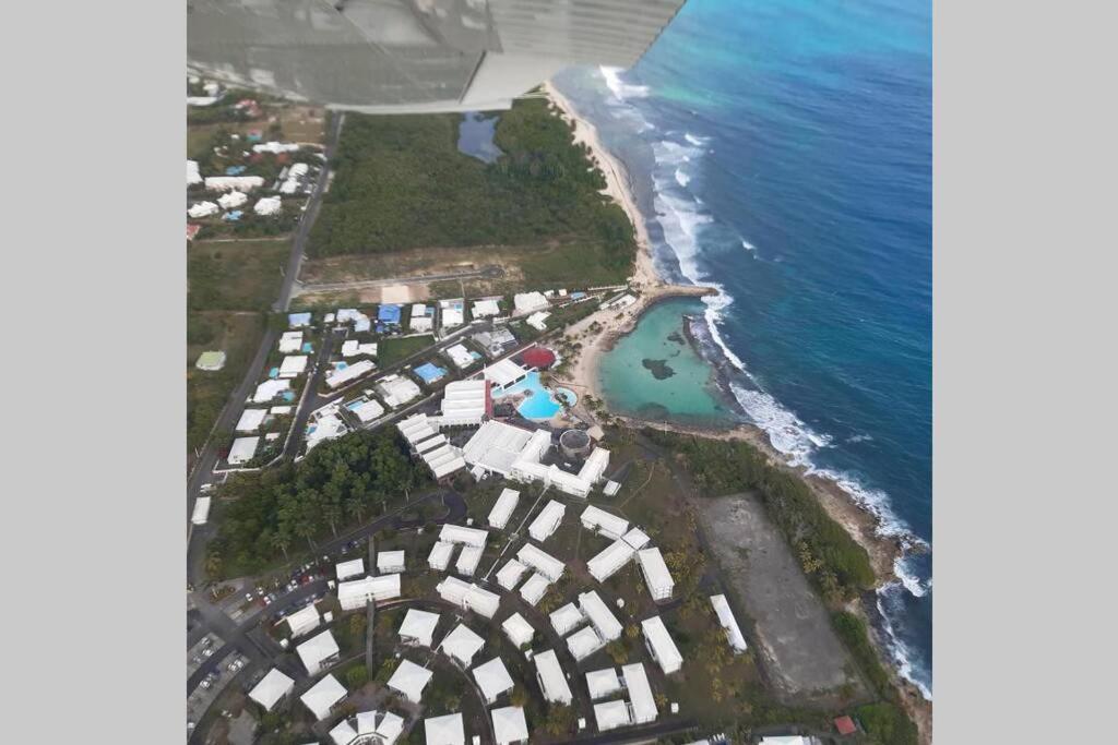 Superbe Studio Superieur Neuf Avec Balcon Saint-Francois (Grande-Terre) Luaran gambar