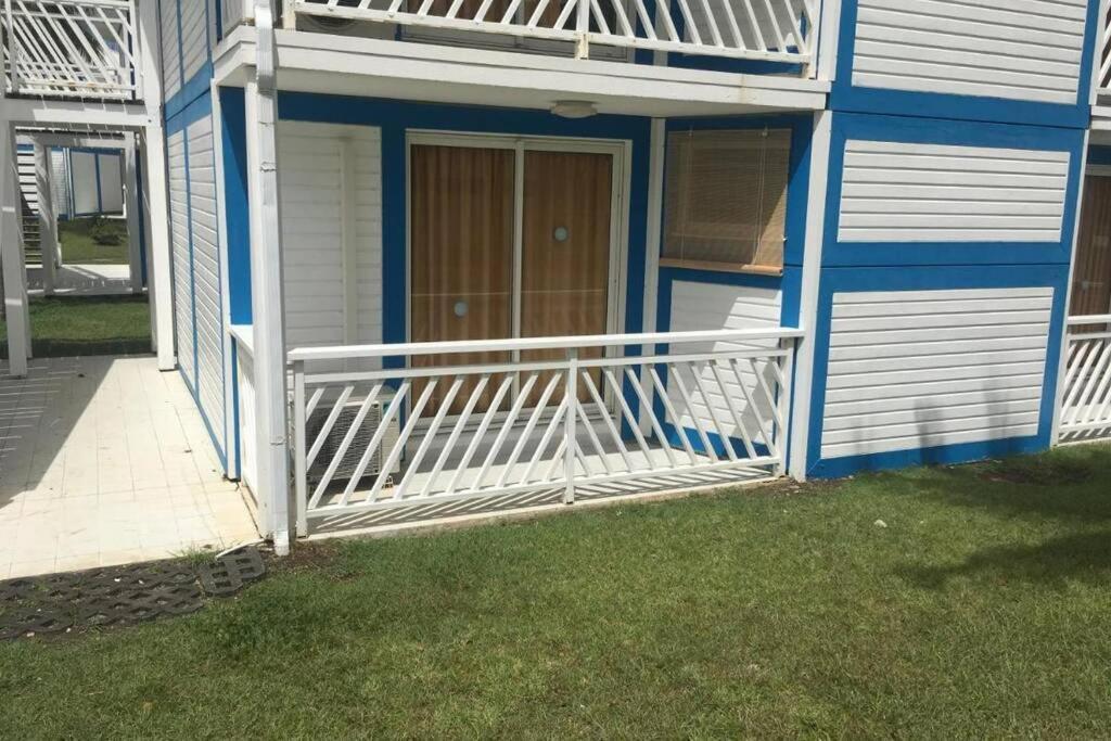 Superbe Studio Superieur Neuf Avec Balcon Saint-Francois (Grande-Terre) Luaran gambar