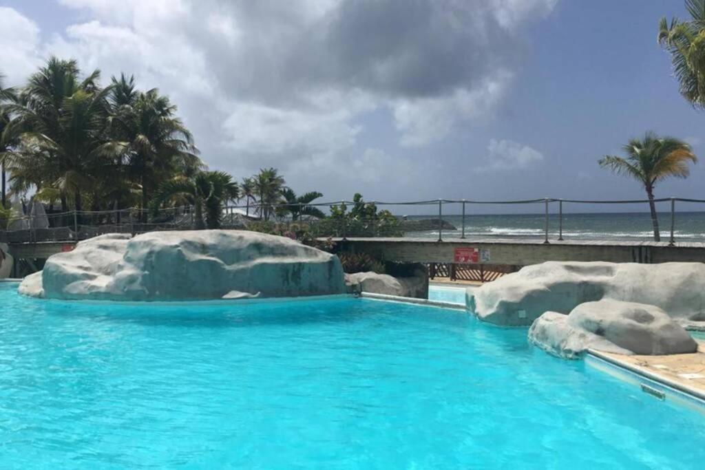 Superbe Studio Superieur Neuf Avec Balcon Saint-Francois (Grande-Terre) Luaran gambar