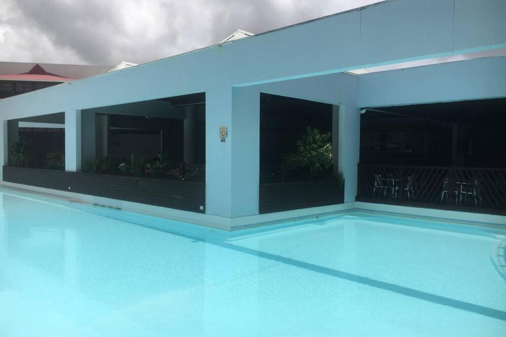Superbe Studio Superieur Neuf Avec Balcon Saint-Francois (Grande-Terre) Luaran gambar