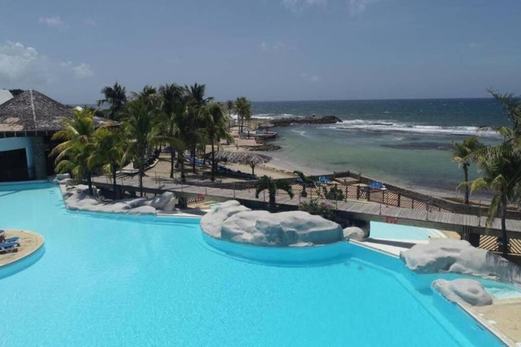 Superbe Studio Superieur Neuf Avec Balcon Saint-Francois (Grande-Terre) Luaran gambar