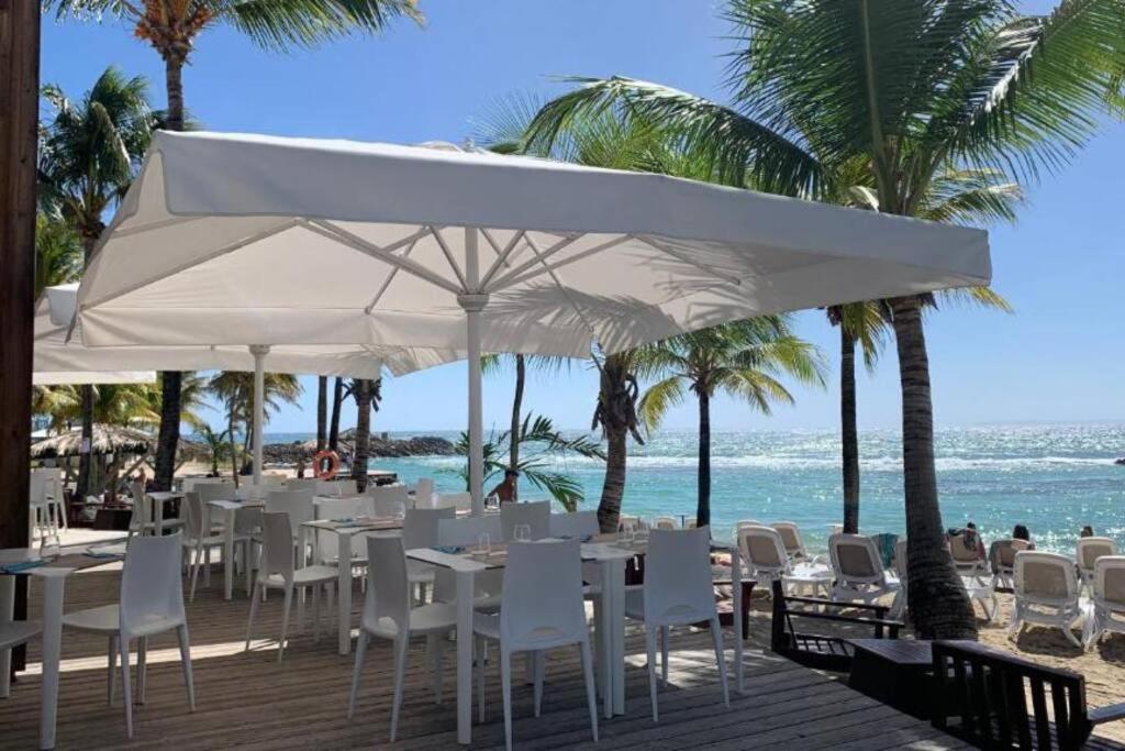 Superbe Studio Superieur Neuf Avec Balcon Saint-Francois (Grande-Terre) Luaran gambar